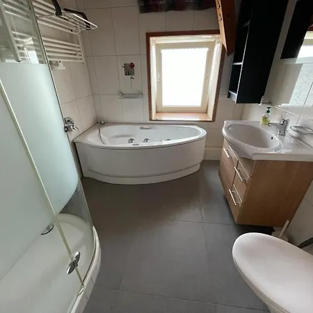 Herrliches Zweibett-zimmer Im Gruenen In Schleswig-holstein - Ideal Fuer Monteure, Gemeinschaftsbad Nr 4 Gross Vollstedt