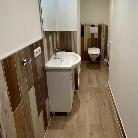 Lejlighed Herrliches Zweibett-zimmer Im Gruenen In Schleswig-holstein - Ideal Fuer Monteure, Gemeinschaftsbad Nr 4 Gross Vollstedt