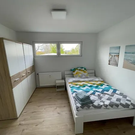 Lejlighed Herrliches Zweibett-zimmer Im Gruenen In Schleswig-holstein - Ideal Fuer Monteure, Gemeinschaftsbad Nr 4