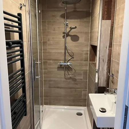 Lejlighed Herrliches Zweibett-zimmer Im Gruenen In Schleswig-holstein - Ideal Fuer Monteure, Gemeinschaftsbad Nr 4 *